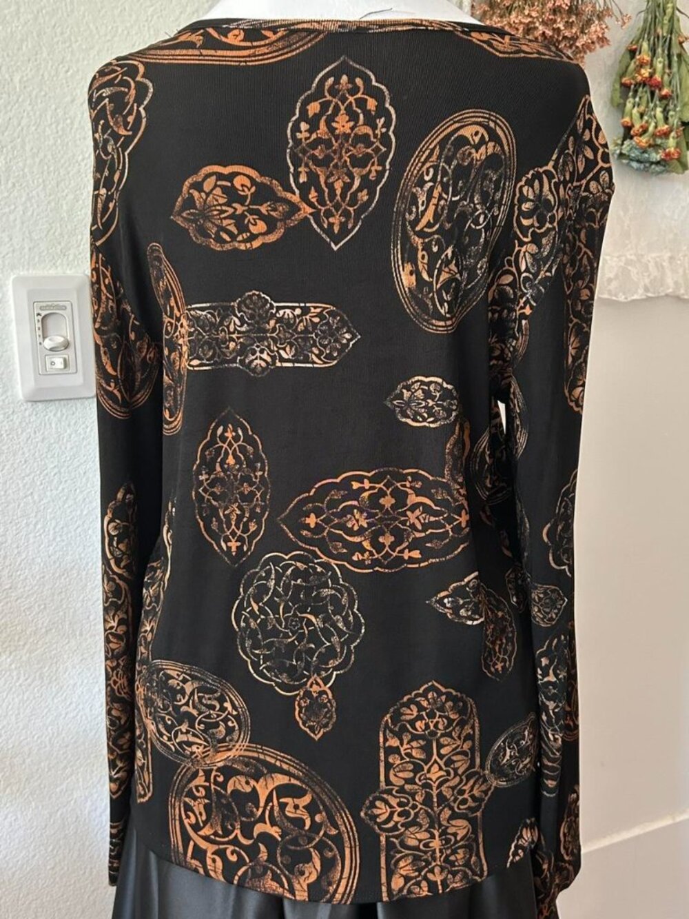 Vintage Black and Copper Long Sleeve Top - Picture 3 of 6